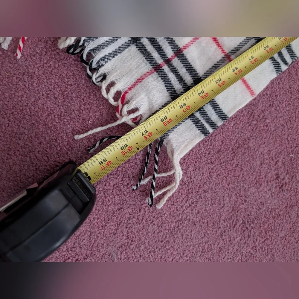 Burberry Plaid Cashmere Scarf - Picture 4 of 4